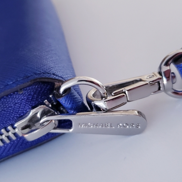 Michael Kors Essential Zip Wallet O/S - Picture 4 of 15